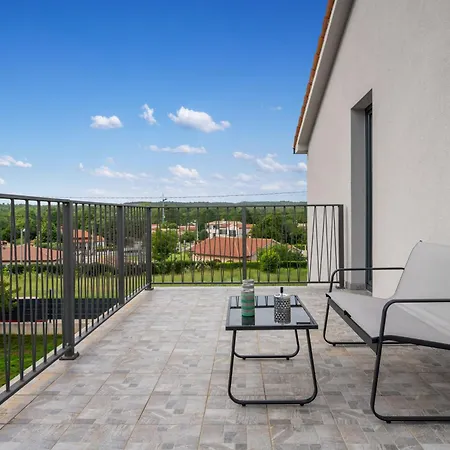 Casa vacanze Family Mit Garten Und Spielplatz